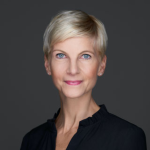 Portraitbild-von-Dr.-Johanna-Dahm-aus-dem-Netzwerk-von-Klaus-Offermann-Ihrem-Executive-Coach